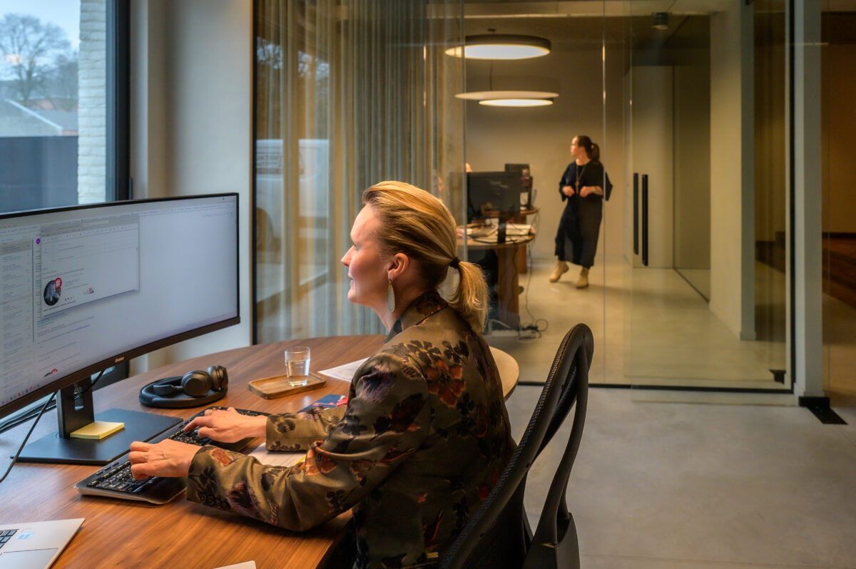 Katrien aan het werk