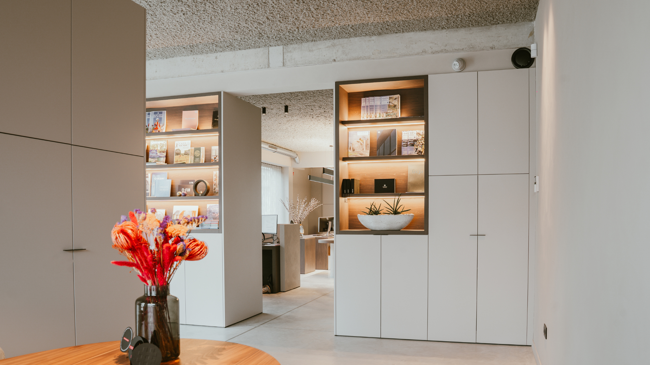 Banner – overheidscommunicatie KDV - Language & More is o.a. gespecialiseerd in overheidscommunicatie, zoals long & short copy voor overheidsbedrijven.